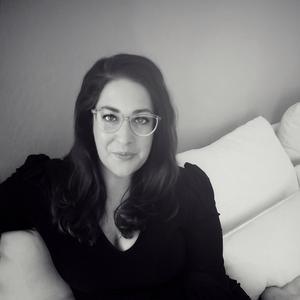 Dr. Melissa Barker headshot