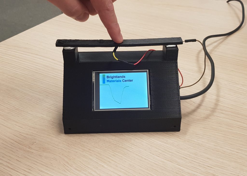 Monitoring the deformation of a 3D-printed composite structure [Image credit: Anisoprint]