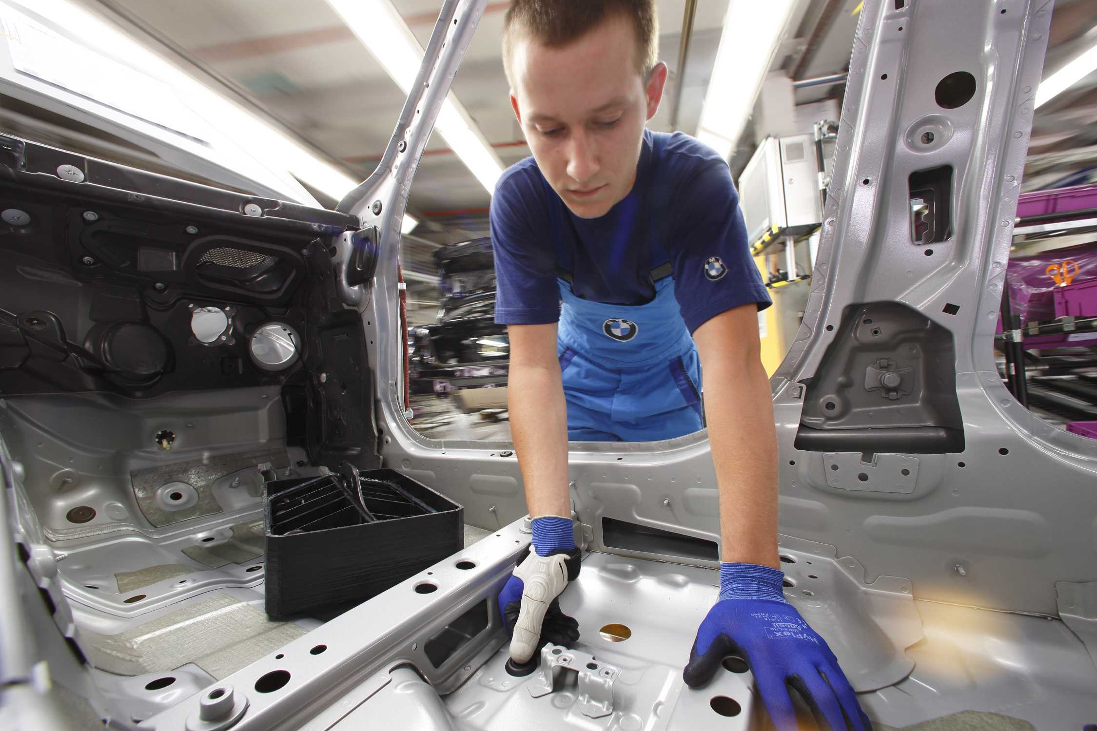 BMW 3d printed tools for assembly lines