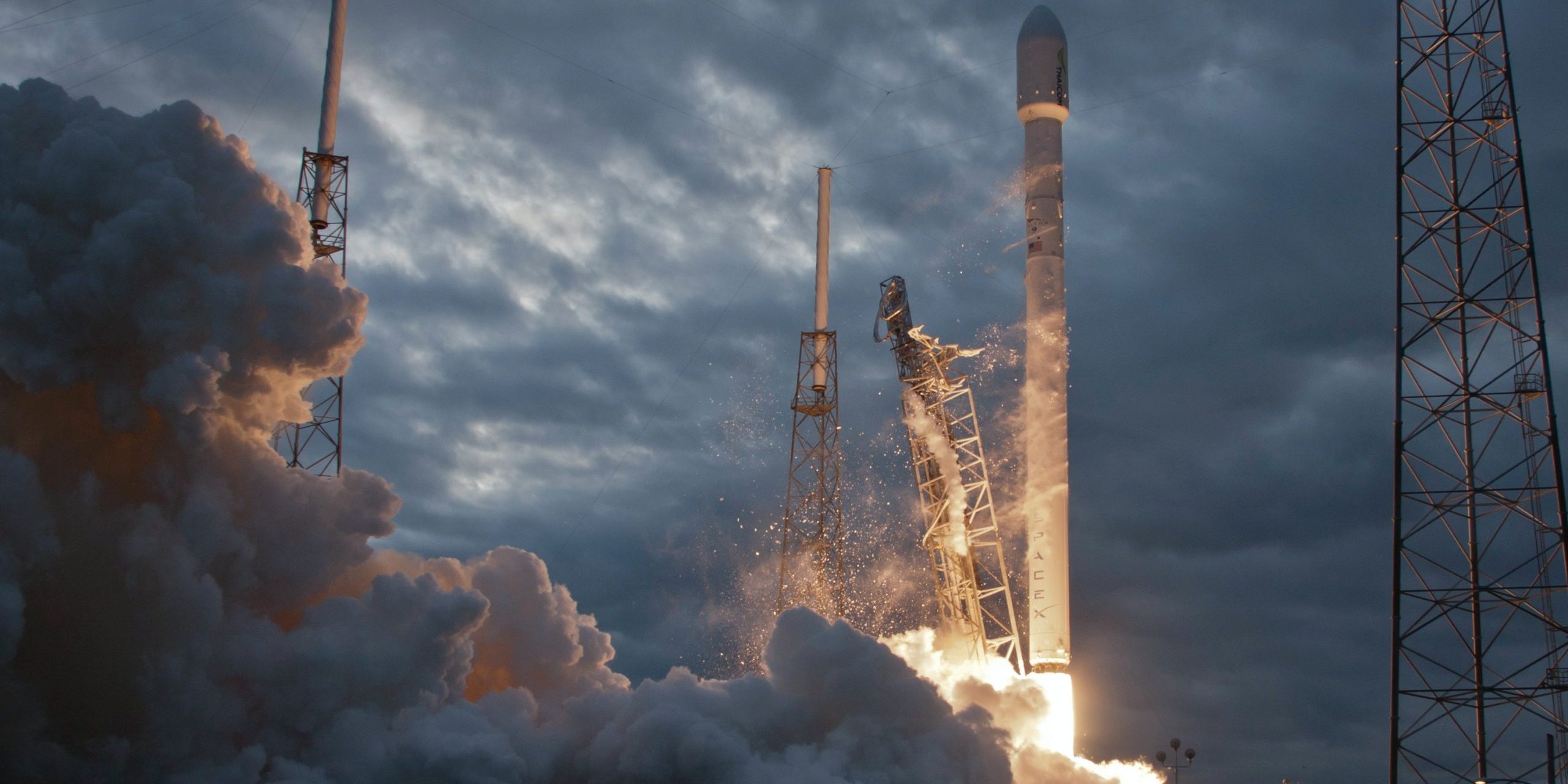 spacex yJv97tE7GDM unsplash