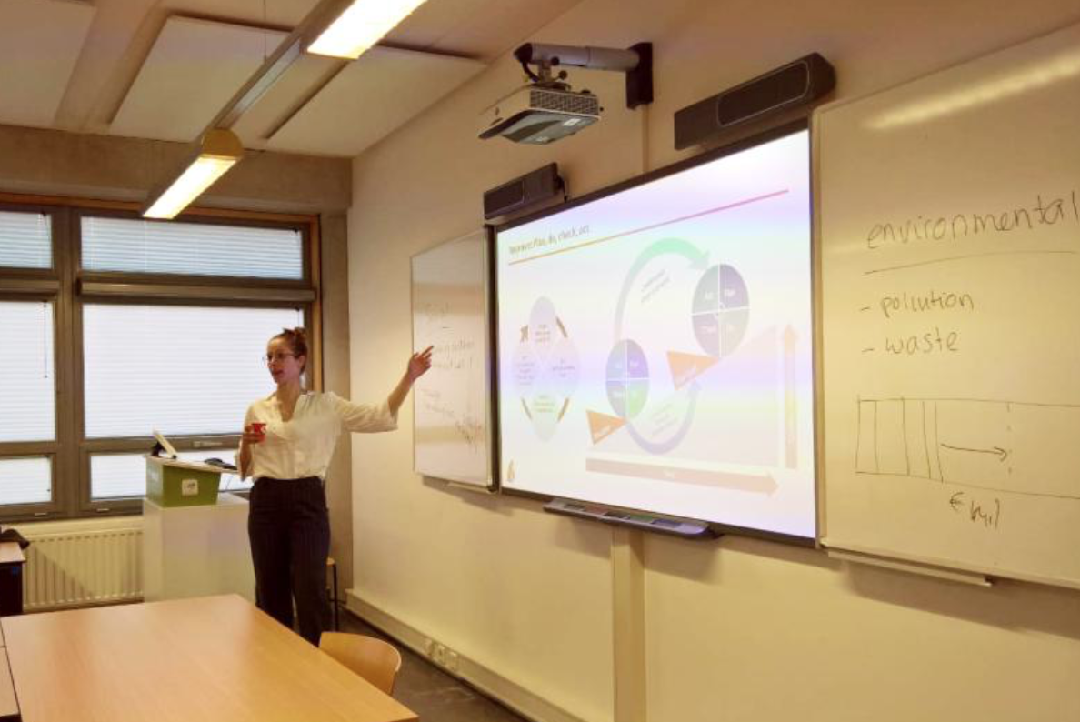 woman teaching at THUAS