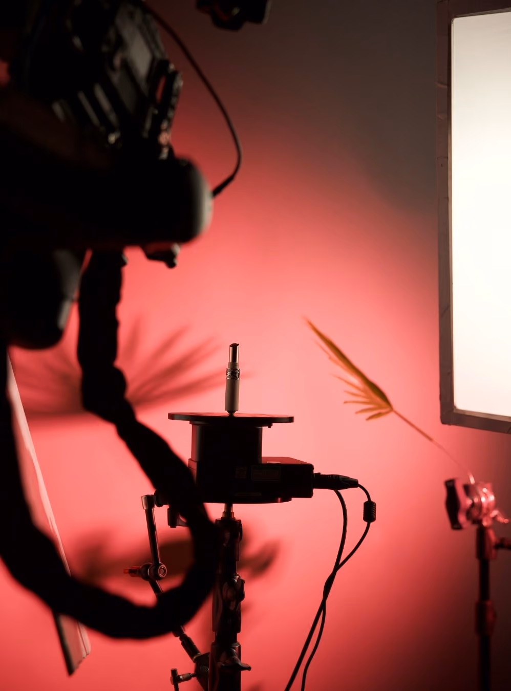 Dispositif de tournage en motion control pour le showreel bras robot sur une scène de cosmétique.