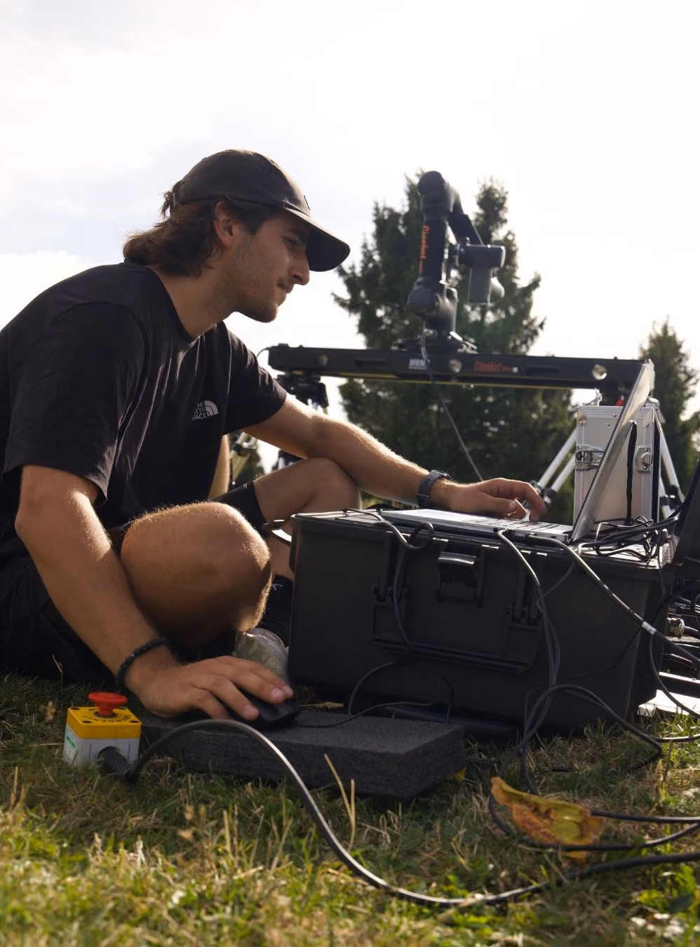 Le réal du projet fait les réglages du bras robot de motion control. 
