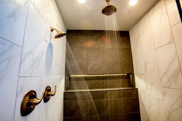 huge-modern-walkin-shower-picture-id874955864