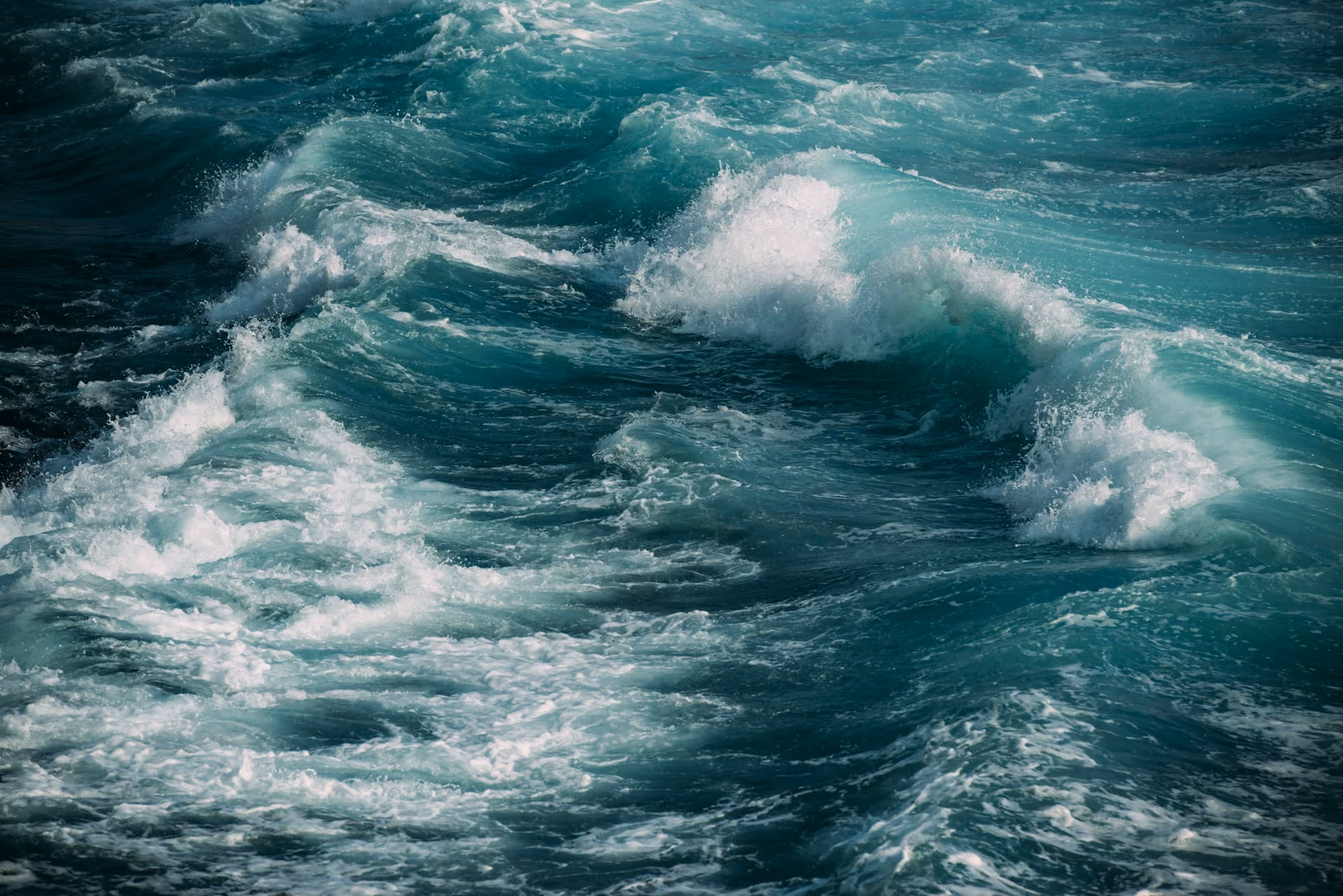 Ocean waves — photography by Blake Wisz