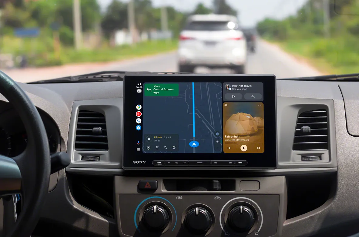 Sony aftermarket screen demonstrating google maps on Apple Carplay