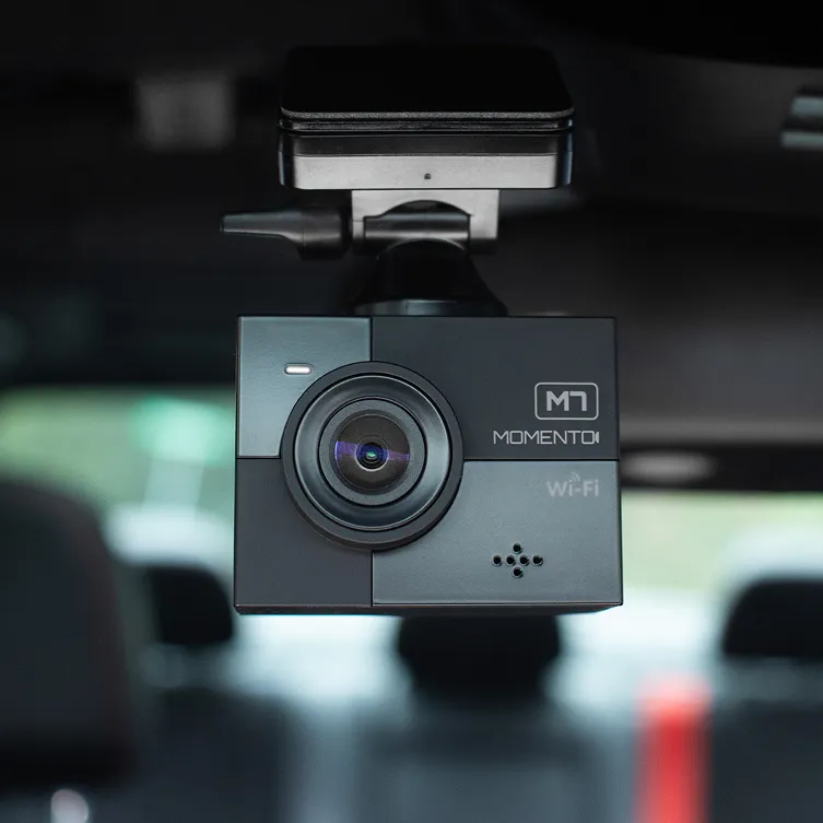 Momento M7 Dash camera