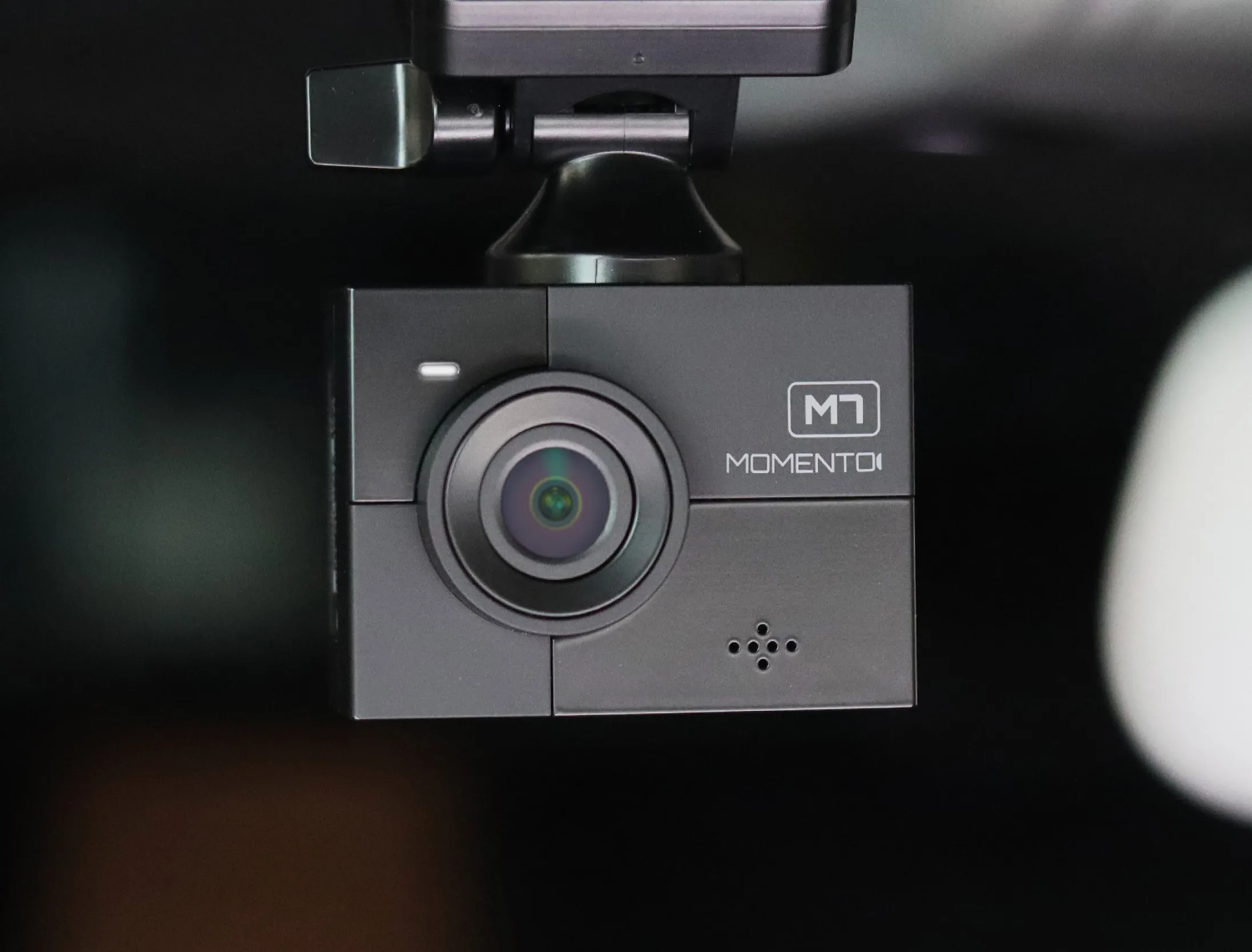 Momento M7 Dash camera