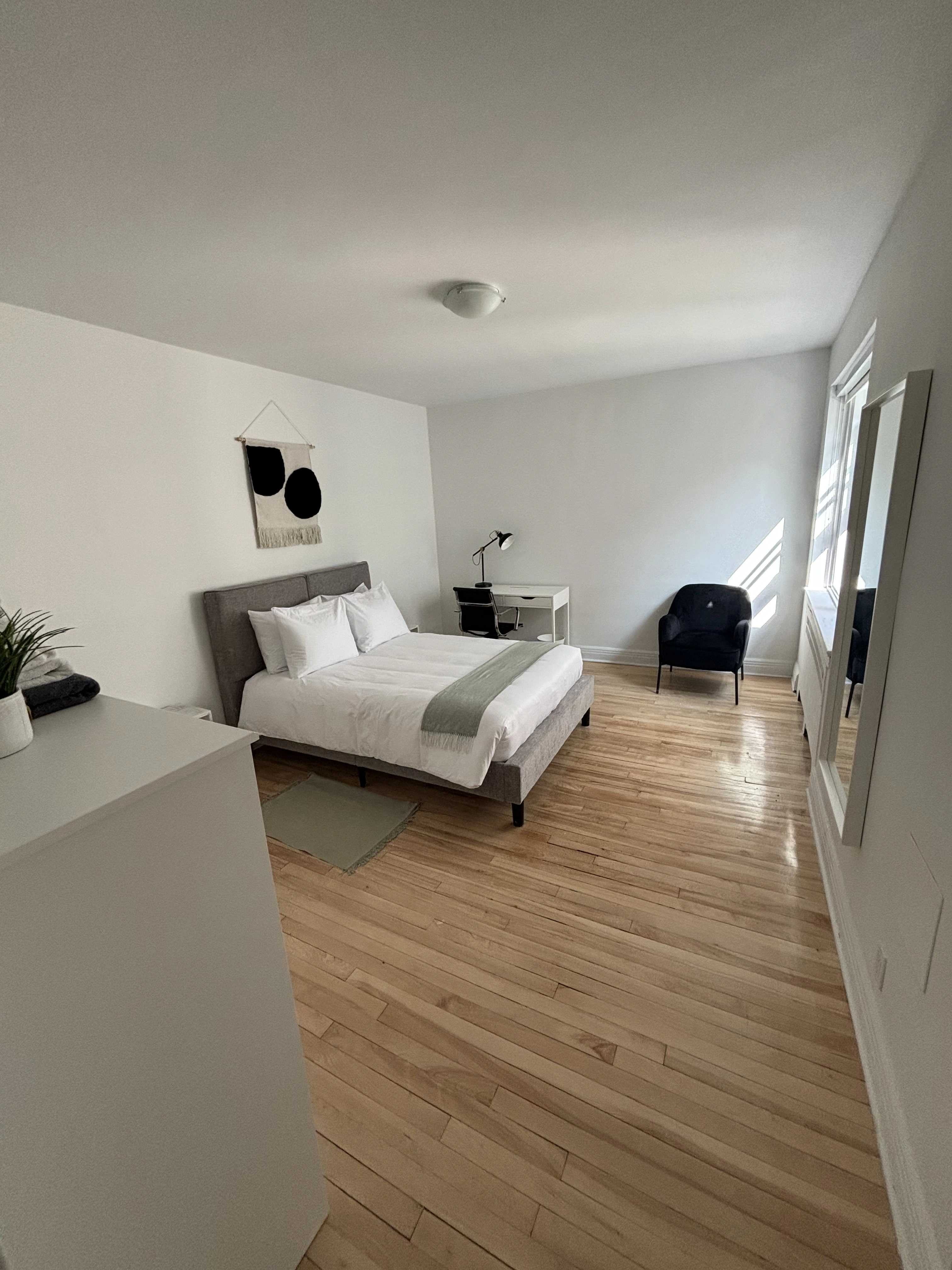 Bright One-Bedroom in a Lively Shared Apartment Community