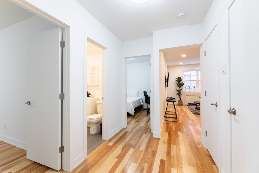 Contemporary One-Bedroom Apartment in a Social Setting