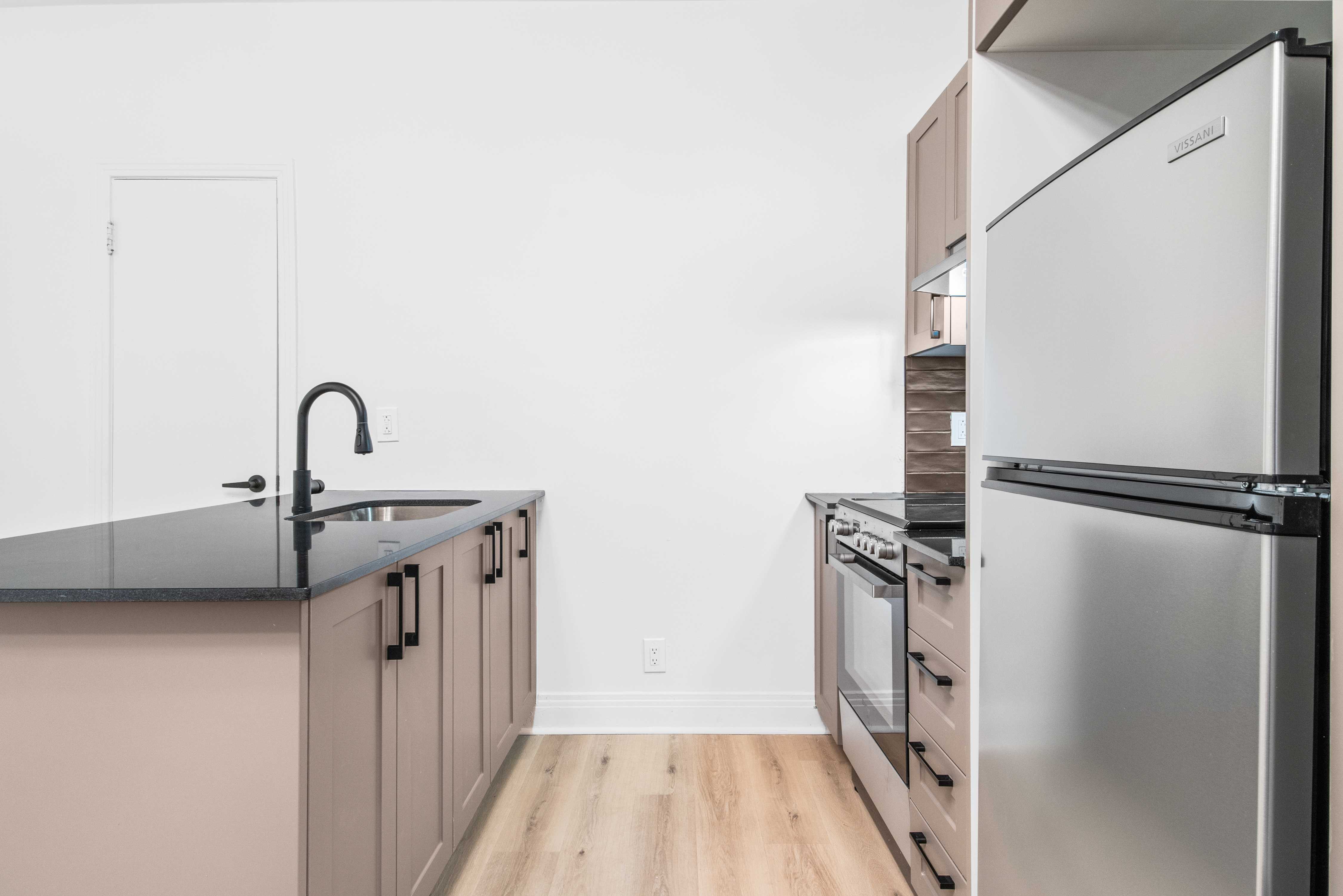 Bright One-Bedroom Student Apartment in a Prime Location