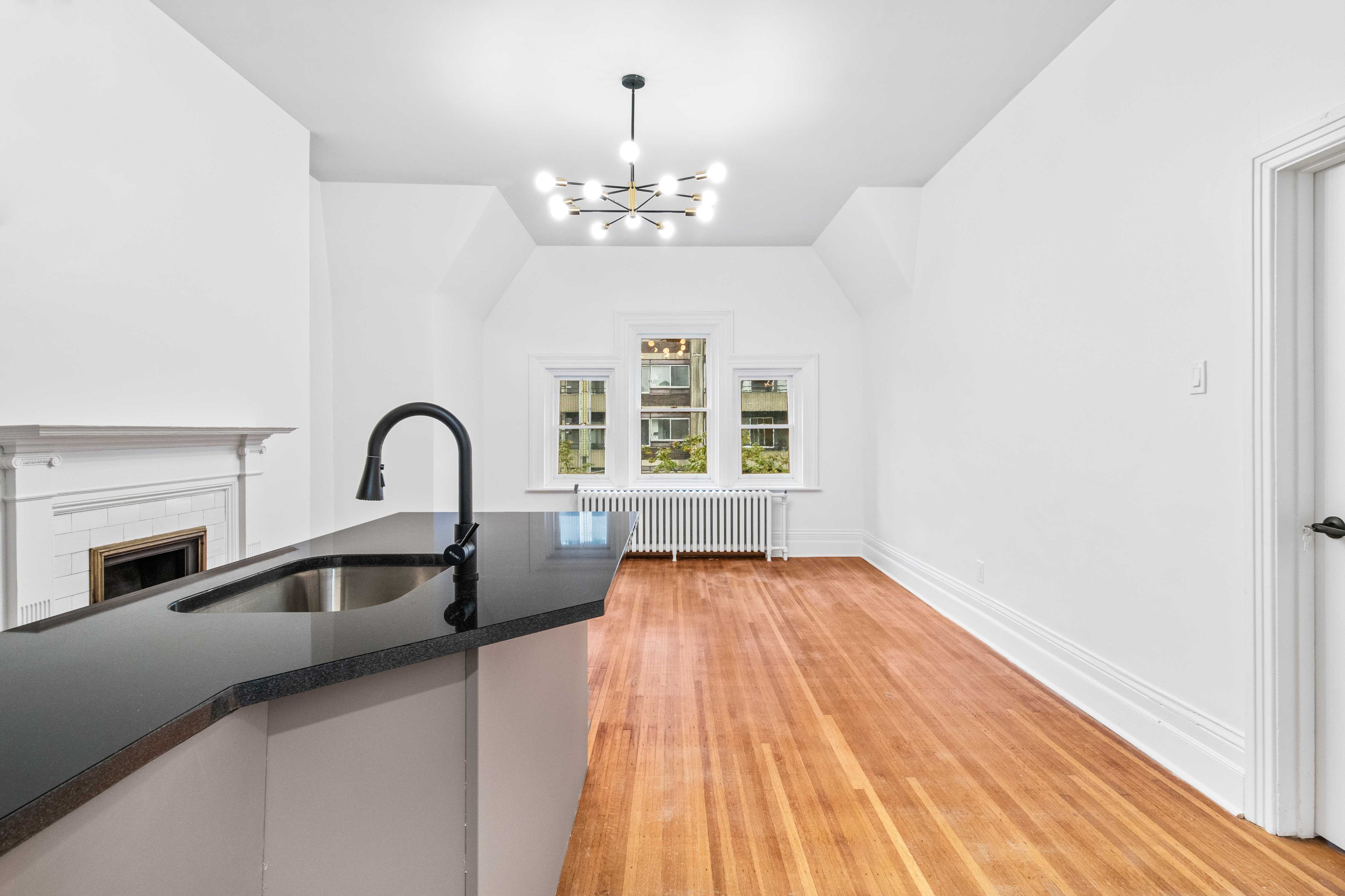 Private One-Bedroom Student Apartment with Modern Features