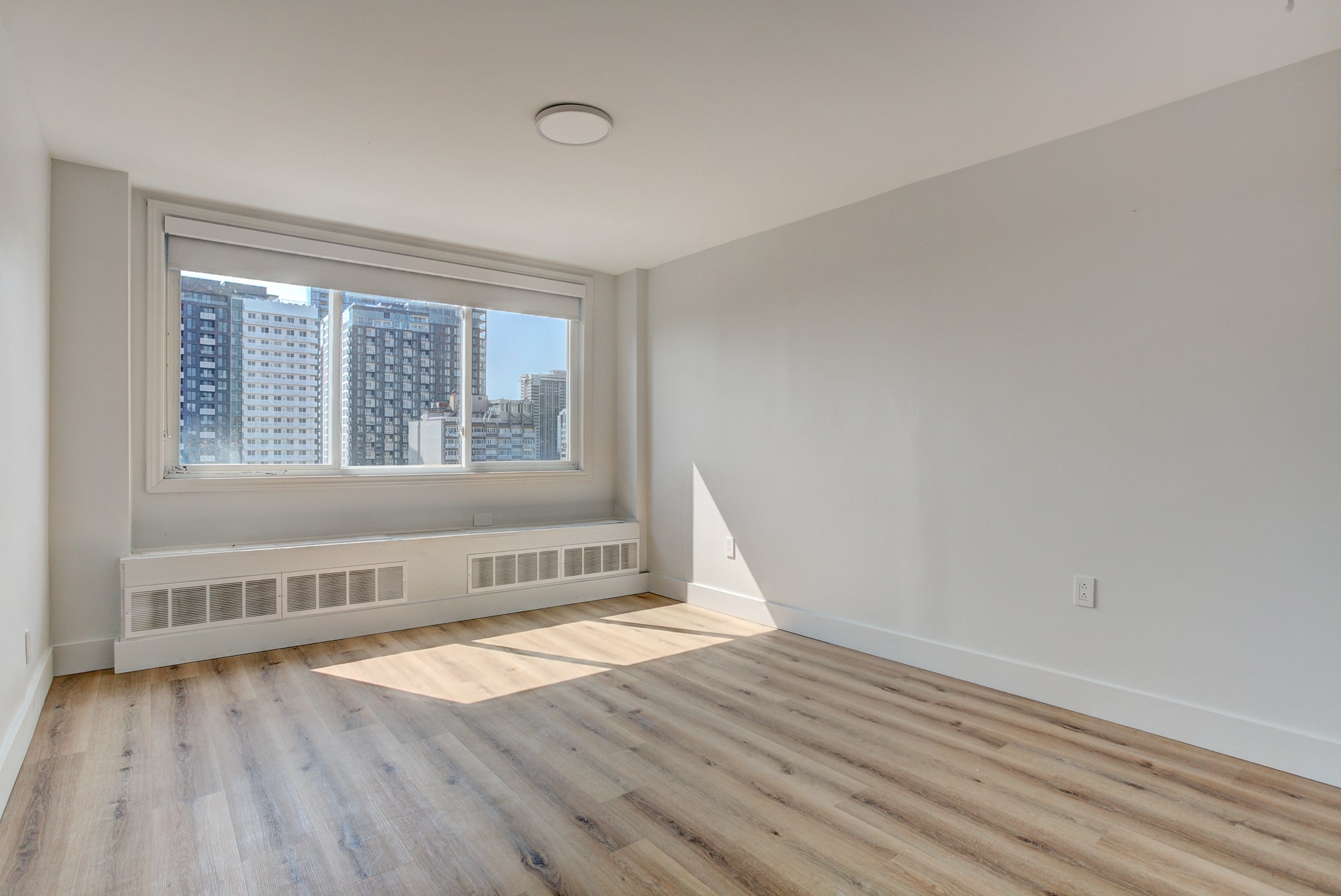 Spacious Two-Bedroom Apartment for Student Comfort