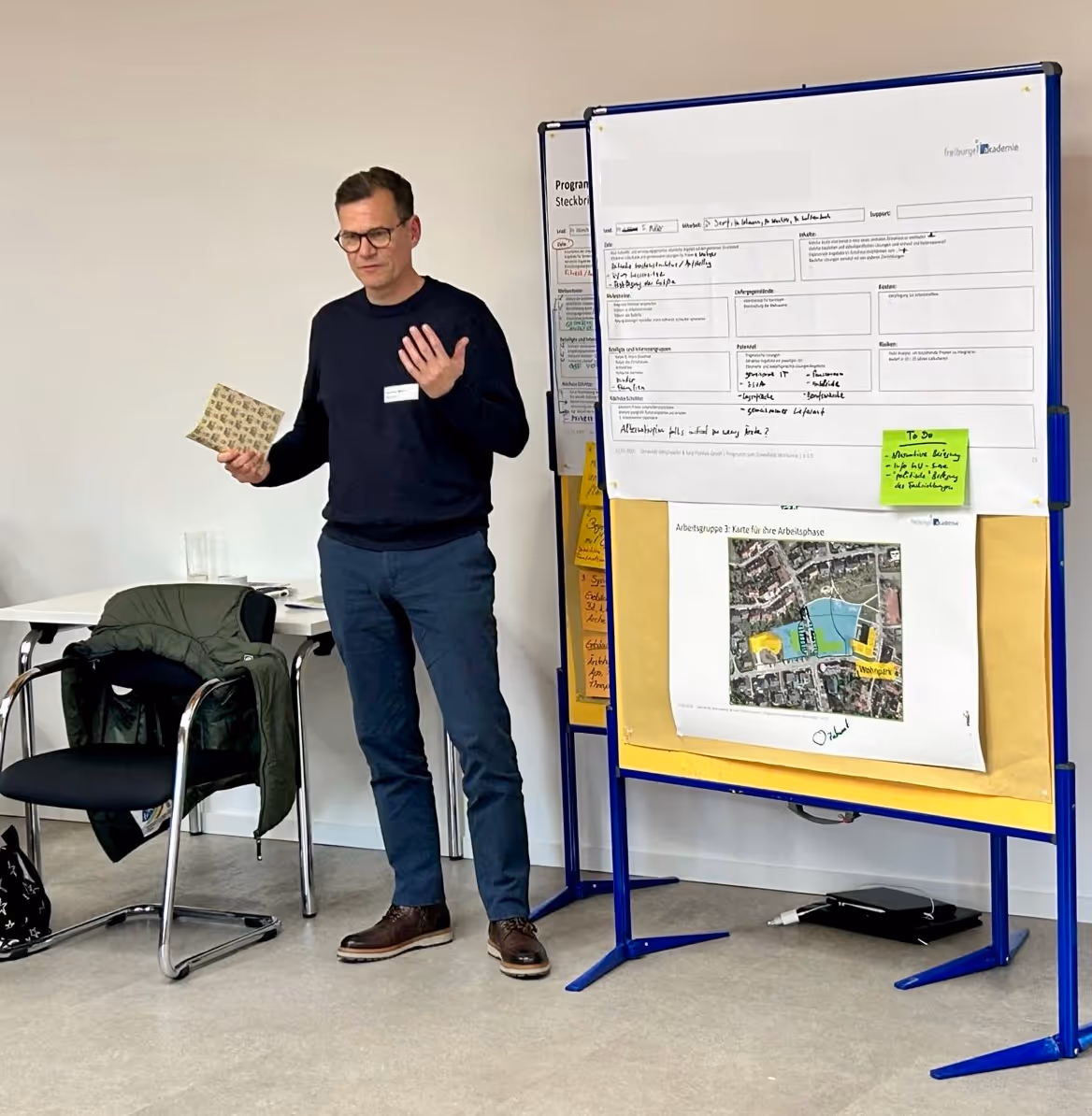 Stephan präsentiert seine Seminare.