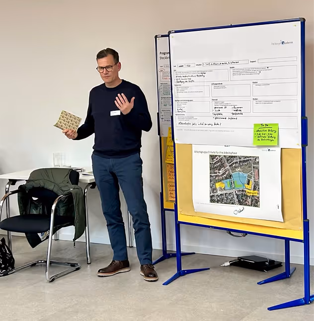 Stephan präsentiert sein Seminar.