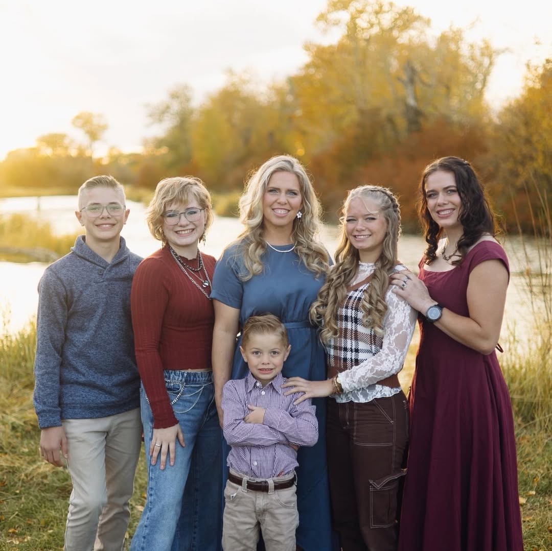 image of brainstorming session (for a productivity tools business)