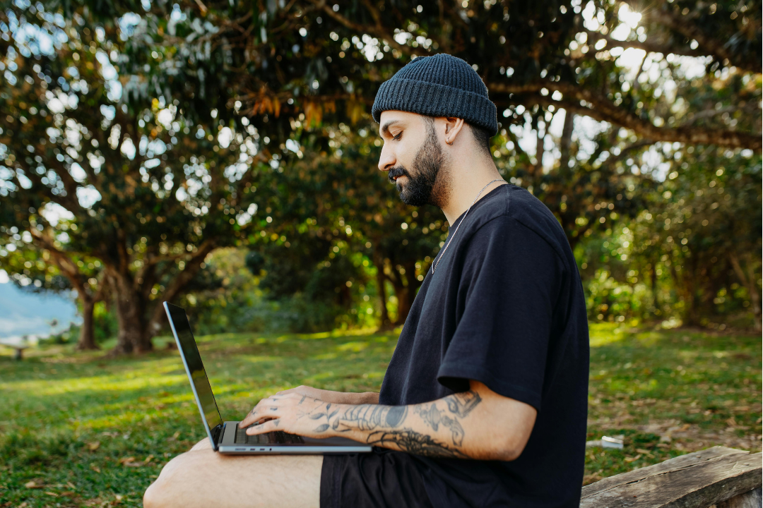 A woman looking at the sky at an automatic blog post generator