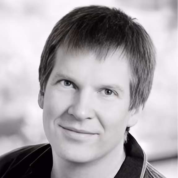 Eric's headshot