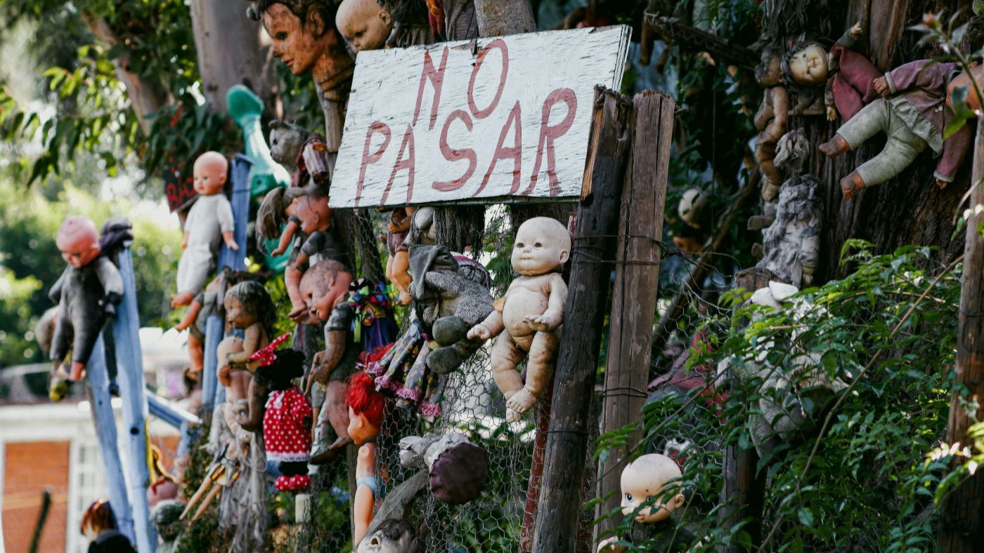 Isla de las Muñecas: Mexico’s Island of the Dead and the Dolls That Watch
