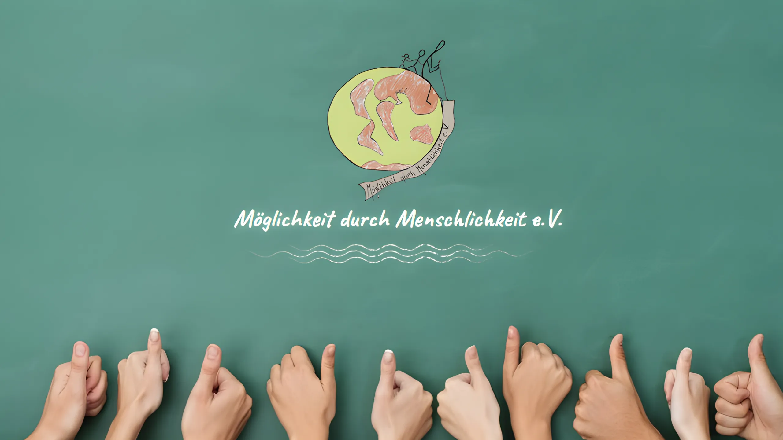 Logo des Vereins Möglichkeit durch Menschlichkeit e.V. mit erhobenen Daumen als Zeichen der Unterstützung