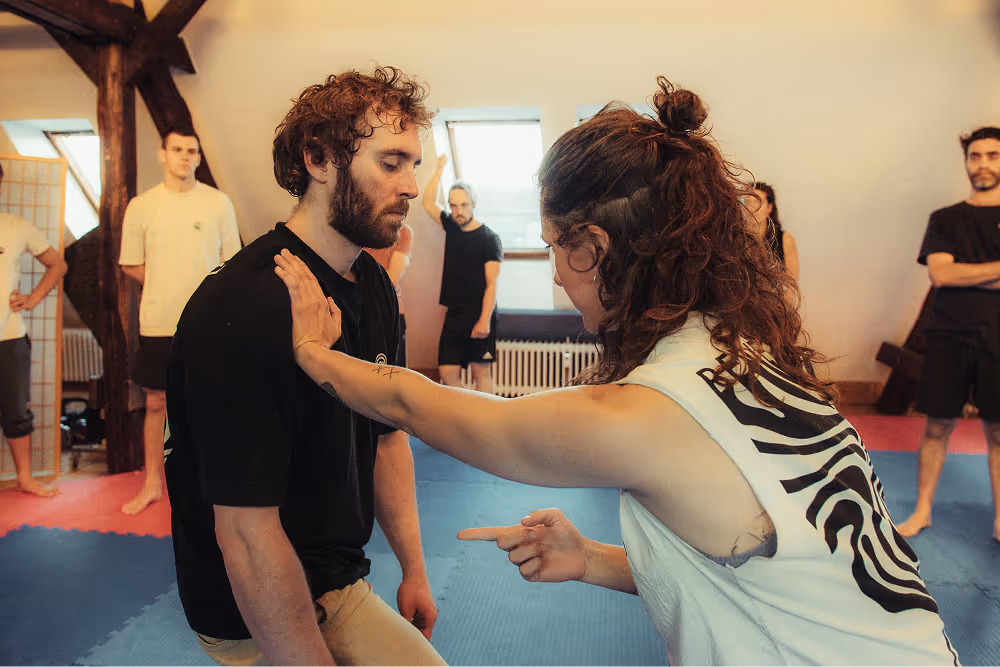 Push Hands Partnerübungen und Internal Martial Arts Praxis mit Clara Lohmann im Movement Camp