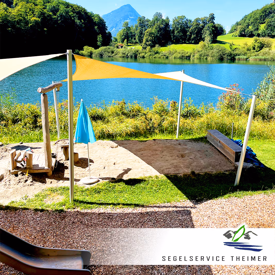 Sonnensegel über dem Schwimmbad Burgseeli in Ringgenberg bei Interlaken