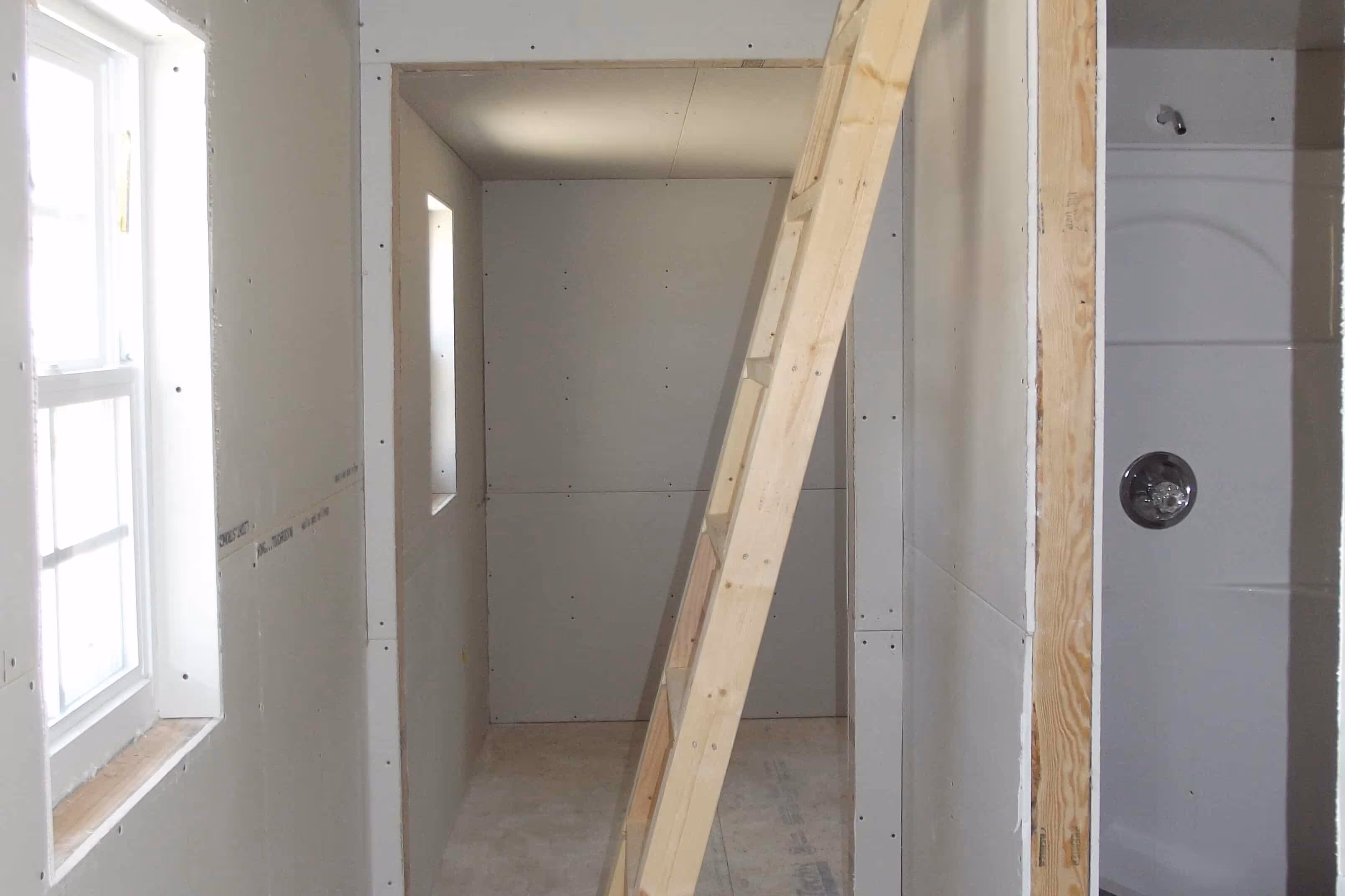 16x40 deluxe cabin sliding ladder out 