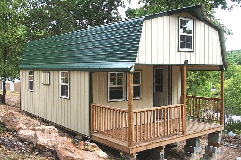 High barn cabin with tall loft roofline in Missouri