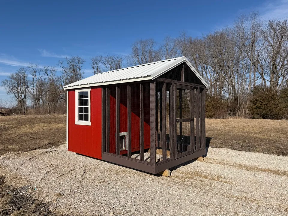 LP Painted Chicken House 8 x 12