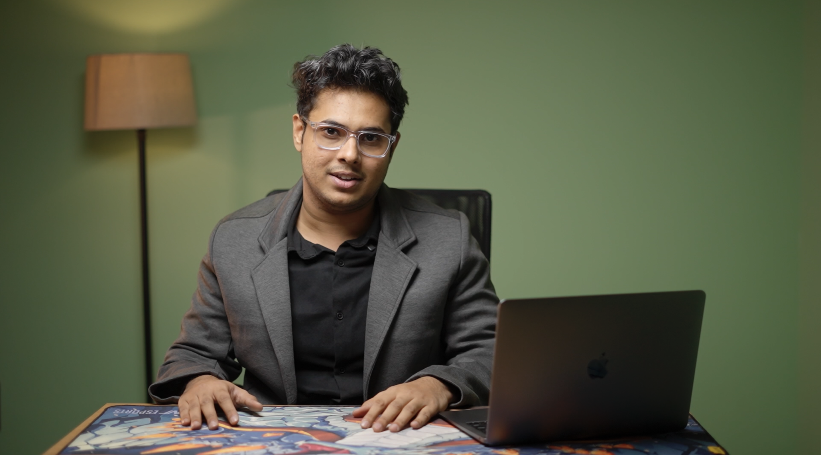 [interface] image of finance software in use