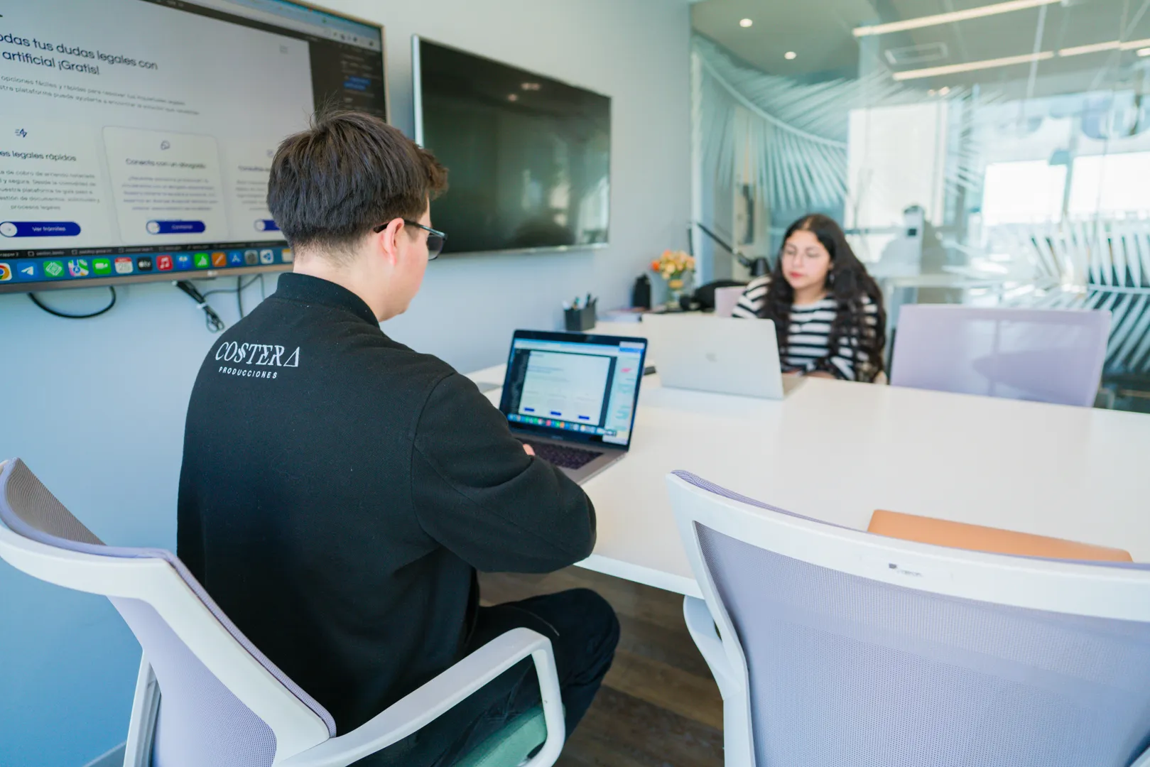 Trabajadores de Costera trabajando
