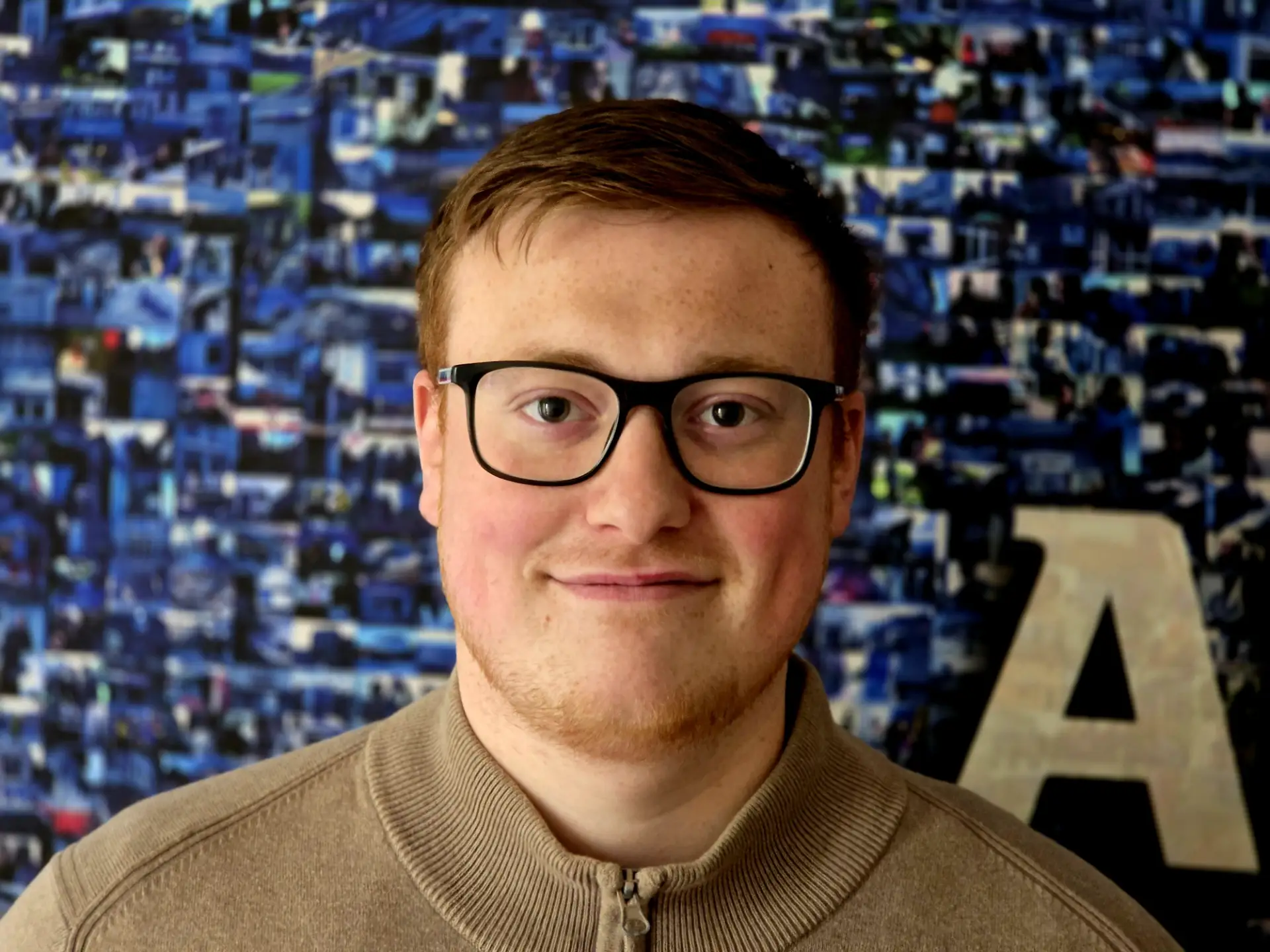 Portrait Michael – Kundenbetreuer Hera Netzwerk, persönliche Beratung zur Tierkrankenversicherung für Hunde