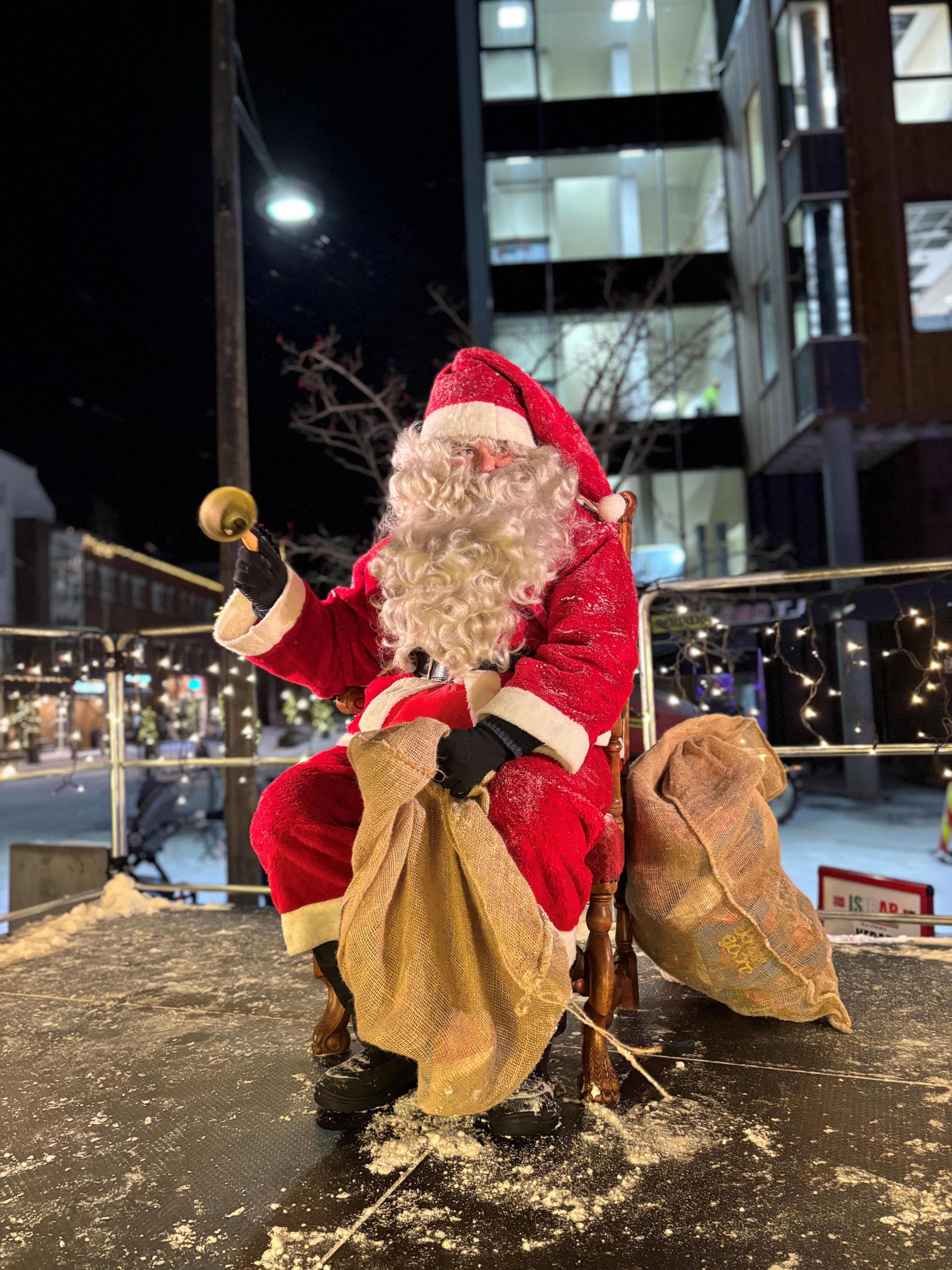 Stolte samarbeidspartnere av julegate åpningen 2025