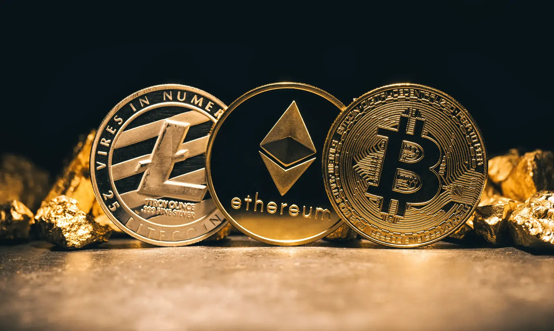 Grayscale’s Retail Investors Overpaid by 22% for BTC and 262% for ETH Over The Last Year