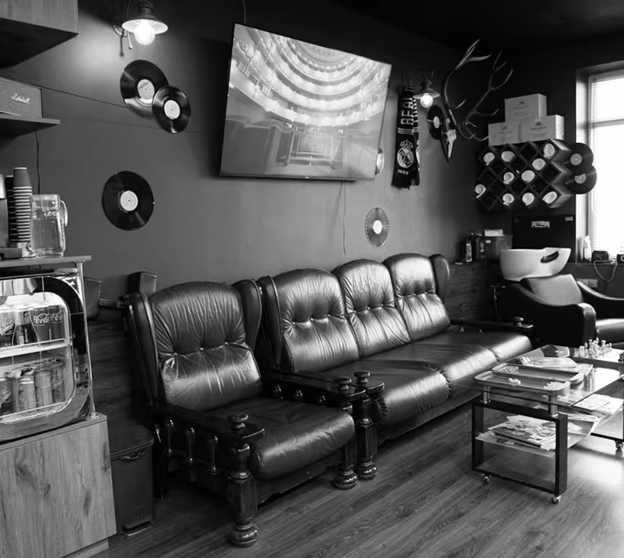 знімок  інтерєру  в барбер шопі Mister cash