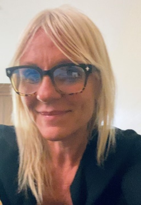 [headshot] image of customer (for a bars & pub)