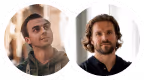 Zwei Männer, einer mit dunklem Haar und Kapuzenpulli, der andere mit lockigem Haar und Bart, beide vor einem neutralen Hintergrund.