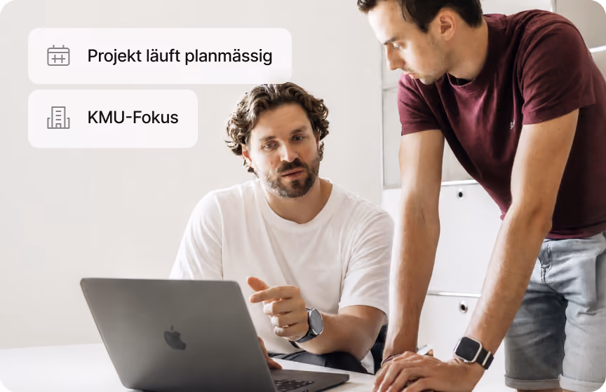 Bloq Labs Team bei der Projektarbeit fuer ein KMU