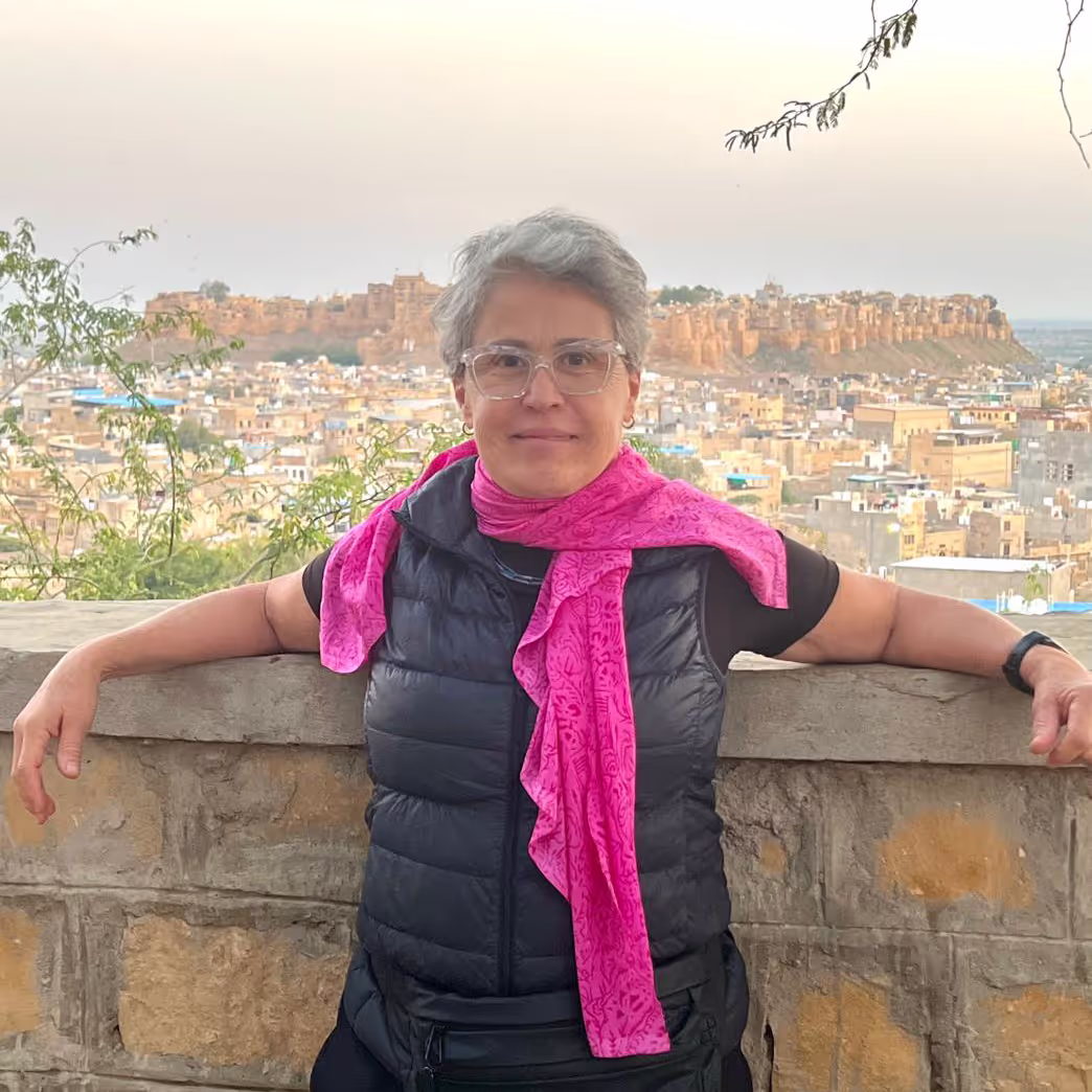 Depoimentos. Nossos amigos: conectando vidas além das viagens. Agência de Viagens Thais Tours.