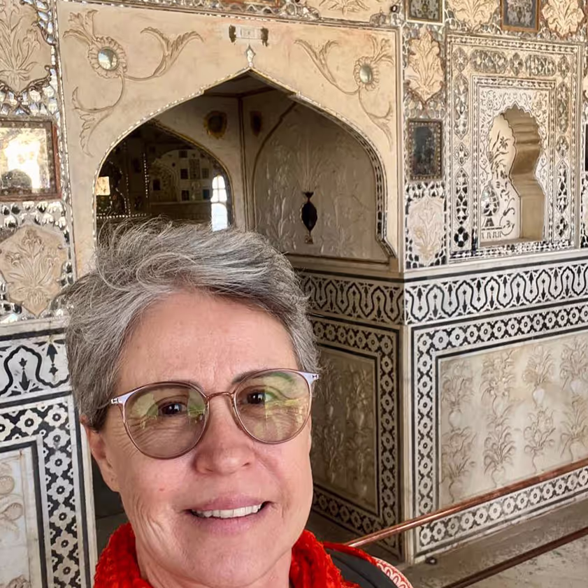 Depoimentos. Nossos amigos: conectando vidas além das viagens. Agência de Viagens Thais Tours.