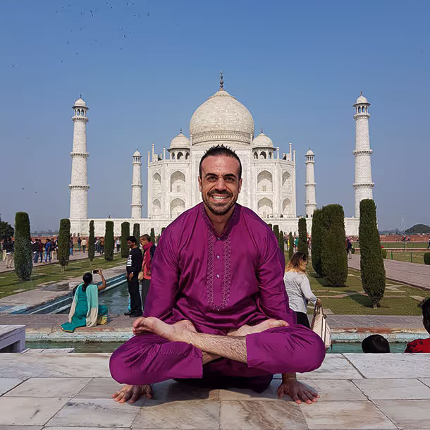 Depoimentos. Nossos amigos: conectando vidas além das viagens. Agência de Viagens Thais Tours.