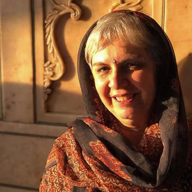 Depoimentos. Nossos amigos: conectando vidas além das viagens. Agência de Viagens Thais Tours.