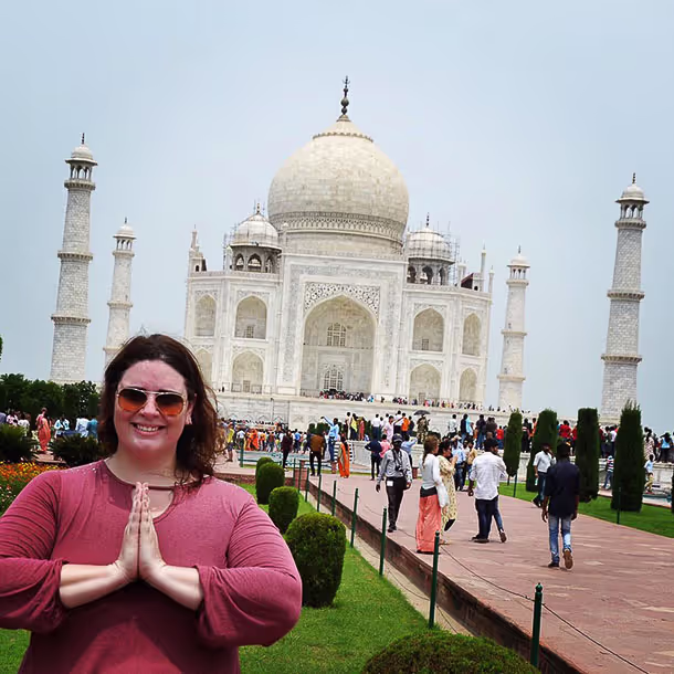 Depoimentos. Nossos amigos: conectando vidas além das viagens. Agência de Viagens Thais Tours.