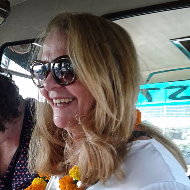 Depoimentos. Nossos amigos: conectando vidas além das viagens. Agência de Viagens Thais Tours.