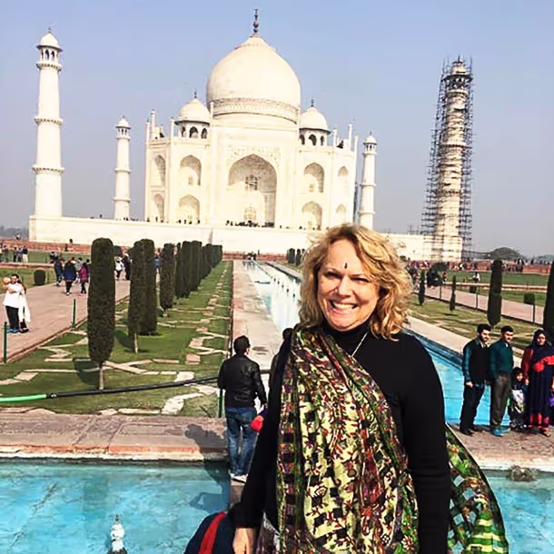 Depoimentos. Nossos amigos: conectando vidas além das viagens. Agência de Viagens Thais Tours.