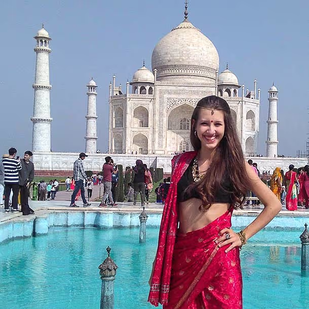 Depoimentos. Nossos amigos: conectando vidas além das viagens. Agência de Viagens Thais Tours.