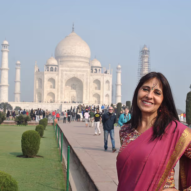 Depoimentos. Nossos amigos: conectando vidas além das viagens. Agência de Viagens Thais Tours.