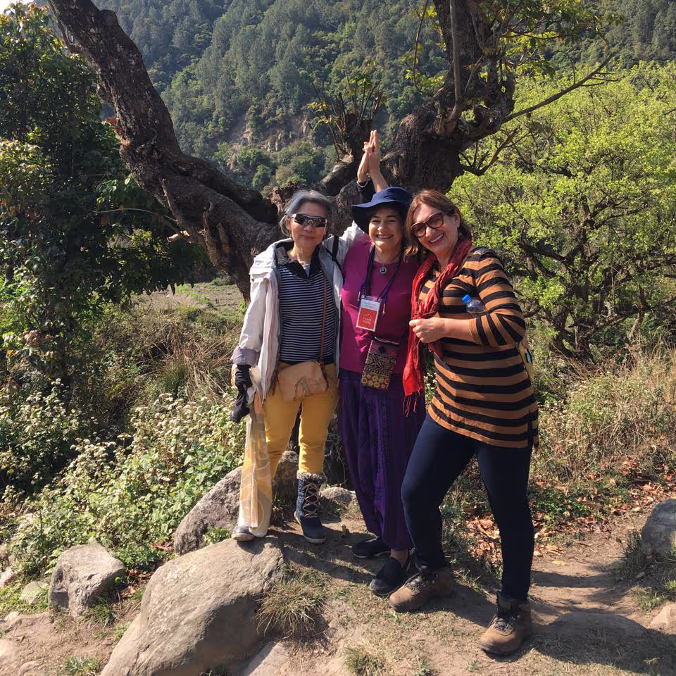 Depoimentos. Nossos amigos: conectando vidas além das viagens. Agência de Viagens Thais Tours.