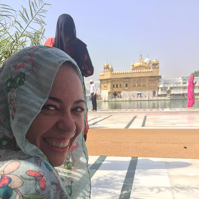 Depoimentos. Nossos amigos: conectando vidas além das viagens. Agência de Viagens Thais Tours.