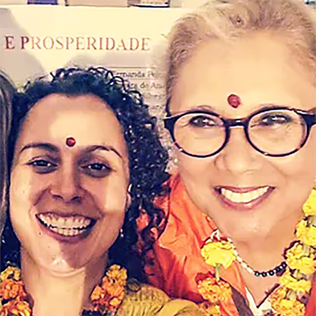 Depoimentos. Nossos amigos: conectando vidas além das viagens. Agência de Viagens Thais Tours.